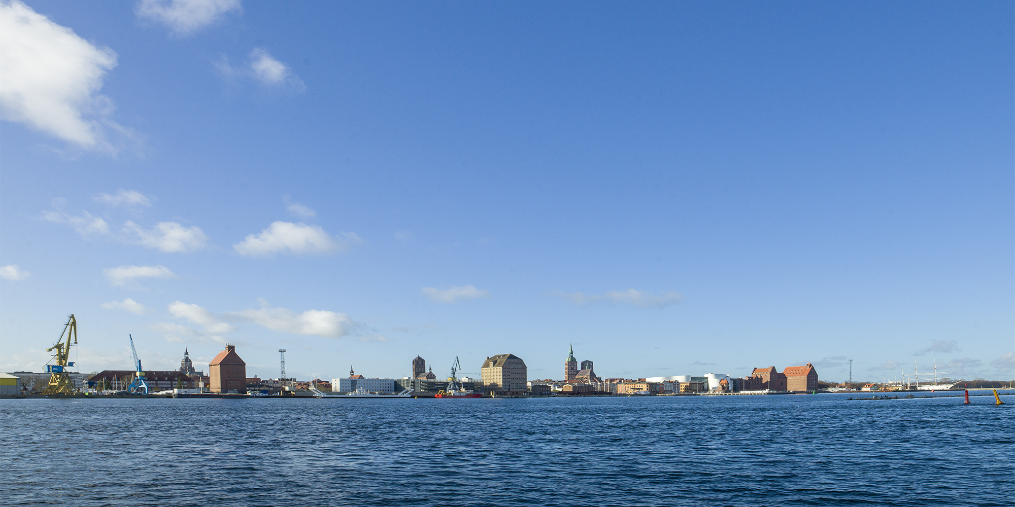 Stralsund. Die ganze Hafenfront 
